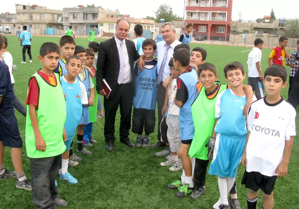 Araban'da Öğrencilere Futbol Projesi