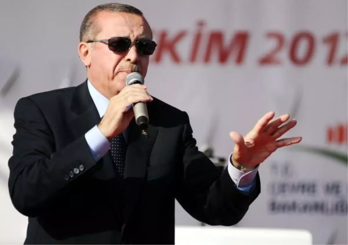 Başbakan "Zalim Esed\'in mi Yanındasın?"