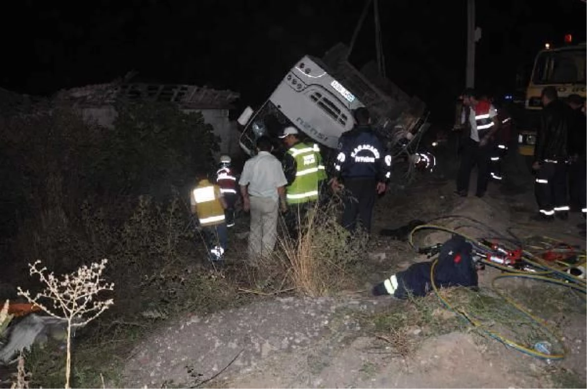 Bursaekotobüs Şarampole Yuvarlandı: 2 Ölü, 31 Yaralı