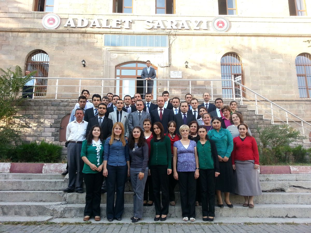 Giresun\'un Şebinkarahisar Adliyesinde Hsyka\'nın Kararı ile 1.Sınıfa Ayrılan Hakime Ayşe Beyza...