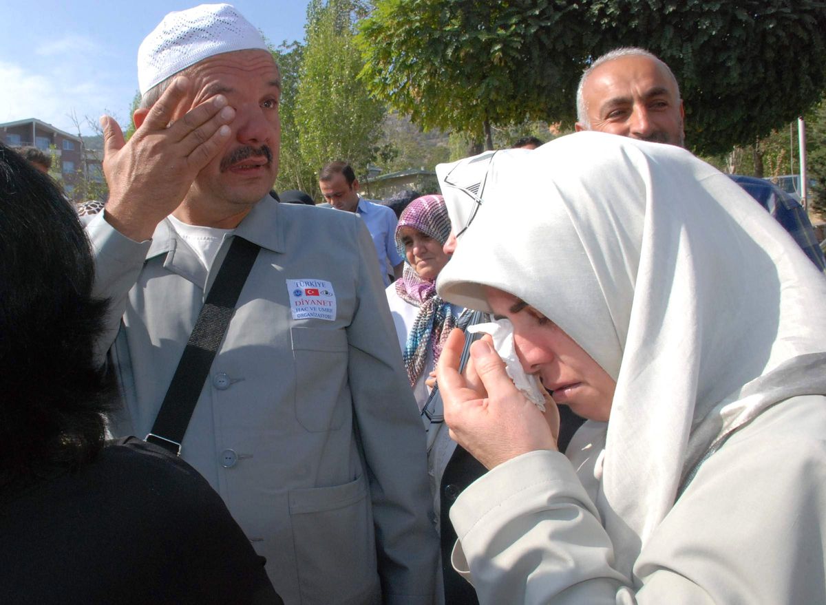 Hacı Adayları Gözyaşları Arasında Kutsal Topraklara Uğurlandı