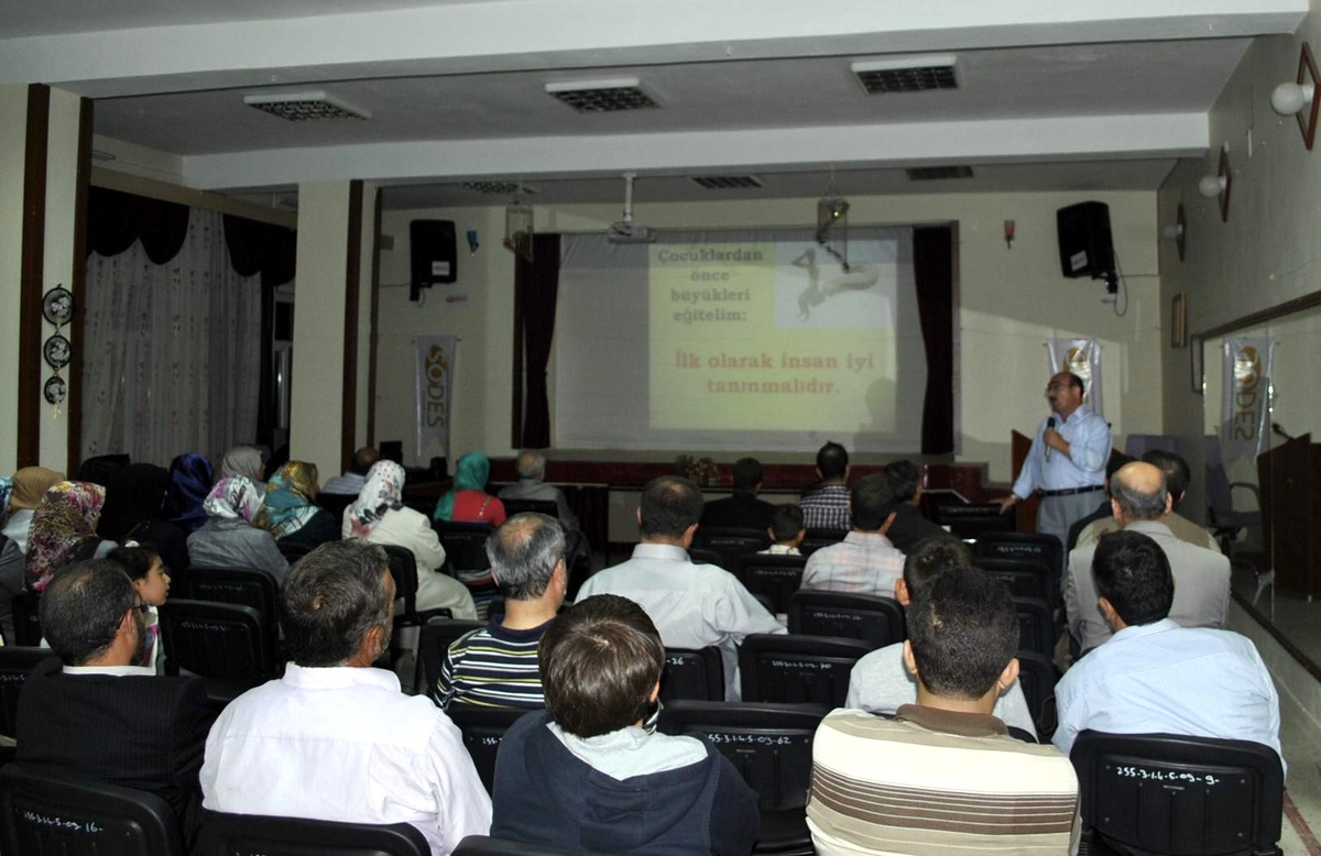 Kardelen Derneğinden Çocuk Eğitimi Konulu Konferans
