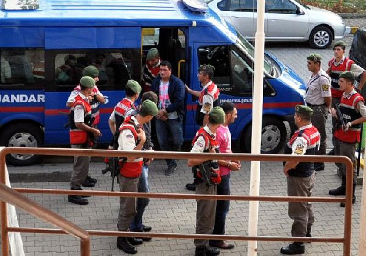 Katologla Aldıkları Siparişe Göre Mobilya Çalmışlar