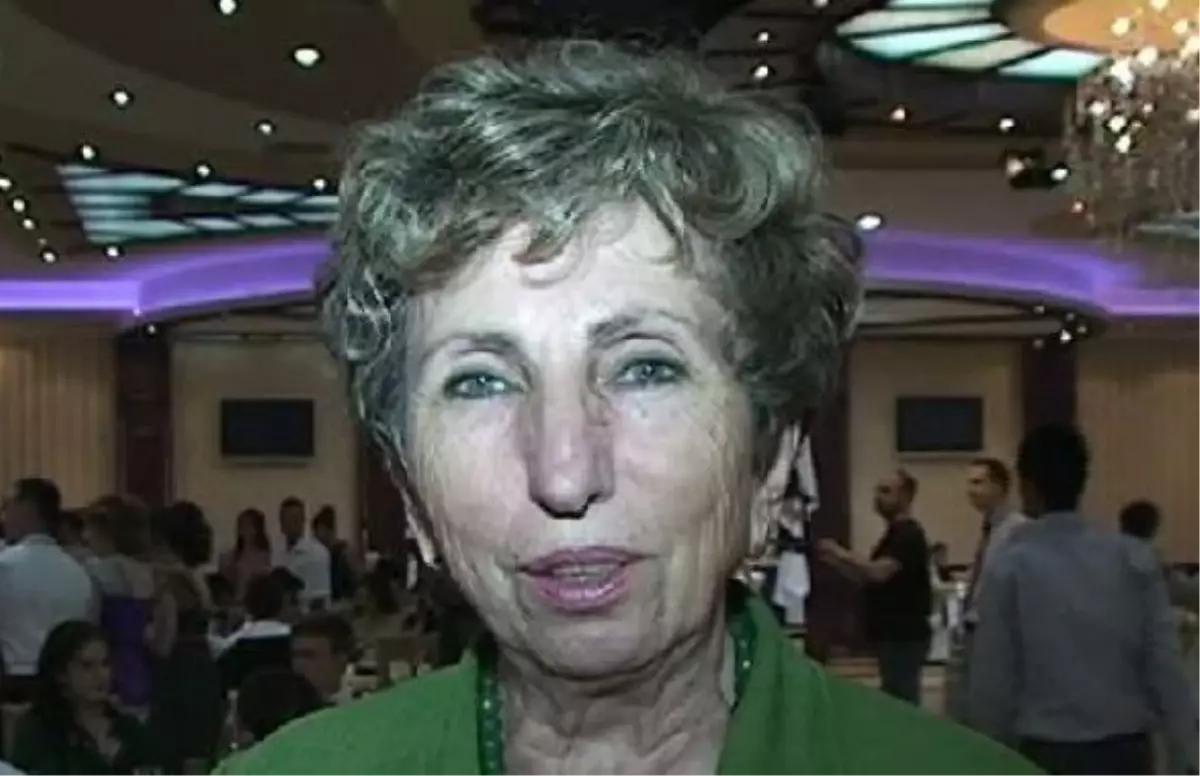 Kosova\'nın İlk Türk Kadın Siyasetçi ve Eğitimcisi Toprağa Verildi