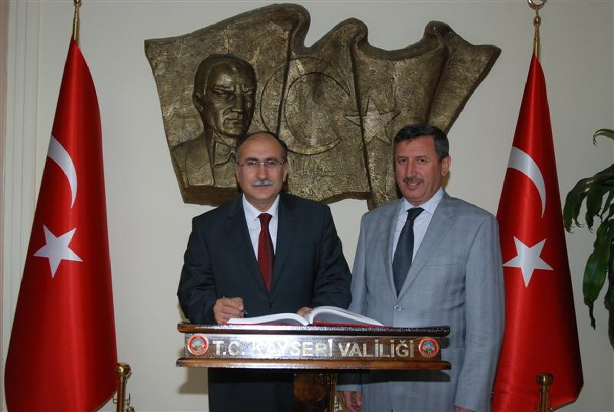 Nevşehir Valisi Savaş\'tan Vali Yılmaz\'a Ziyaret