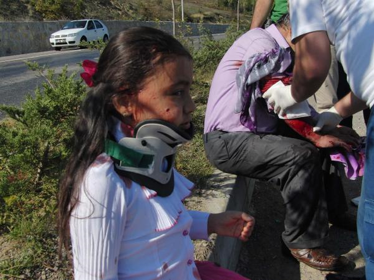 Otomobil Takla Attı: 3 Yaralı