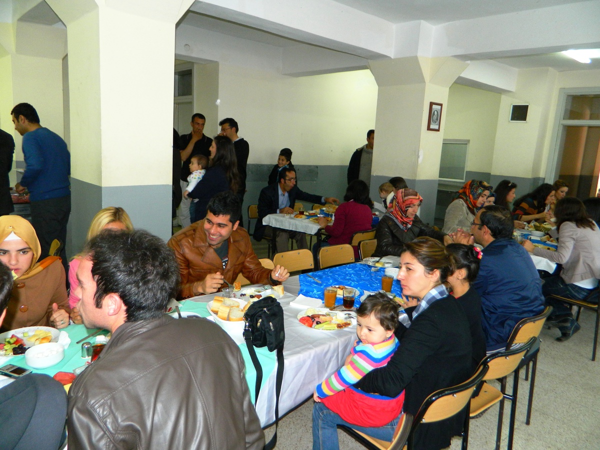 Posof Kaymakamı Şivgan, İlçedeki Öğretmenlerle Kahvaltıda Biraraya Geldi