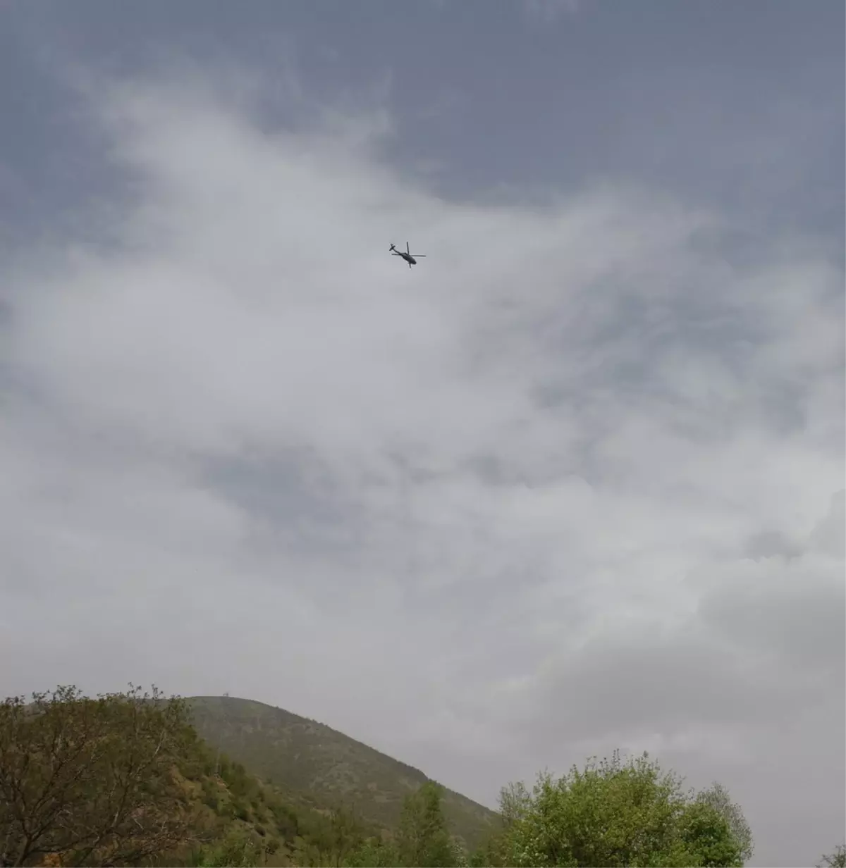 Şemdinli\'de Helikopter Hareketliliği