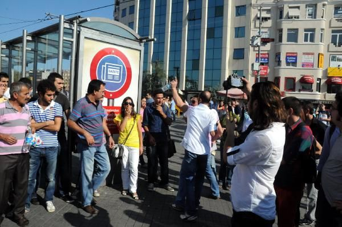 Taksim\'de Göstericilere Polis Müdahalesi (1)