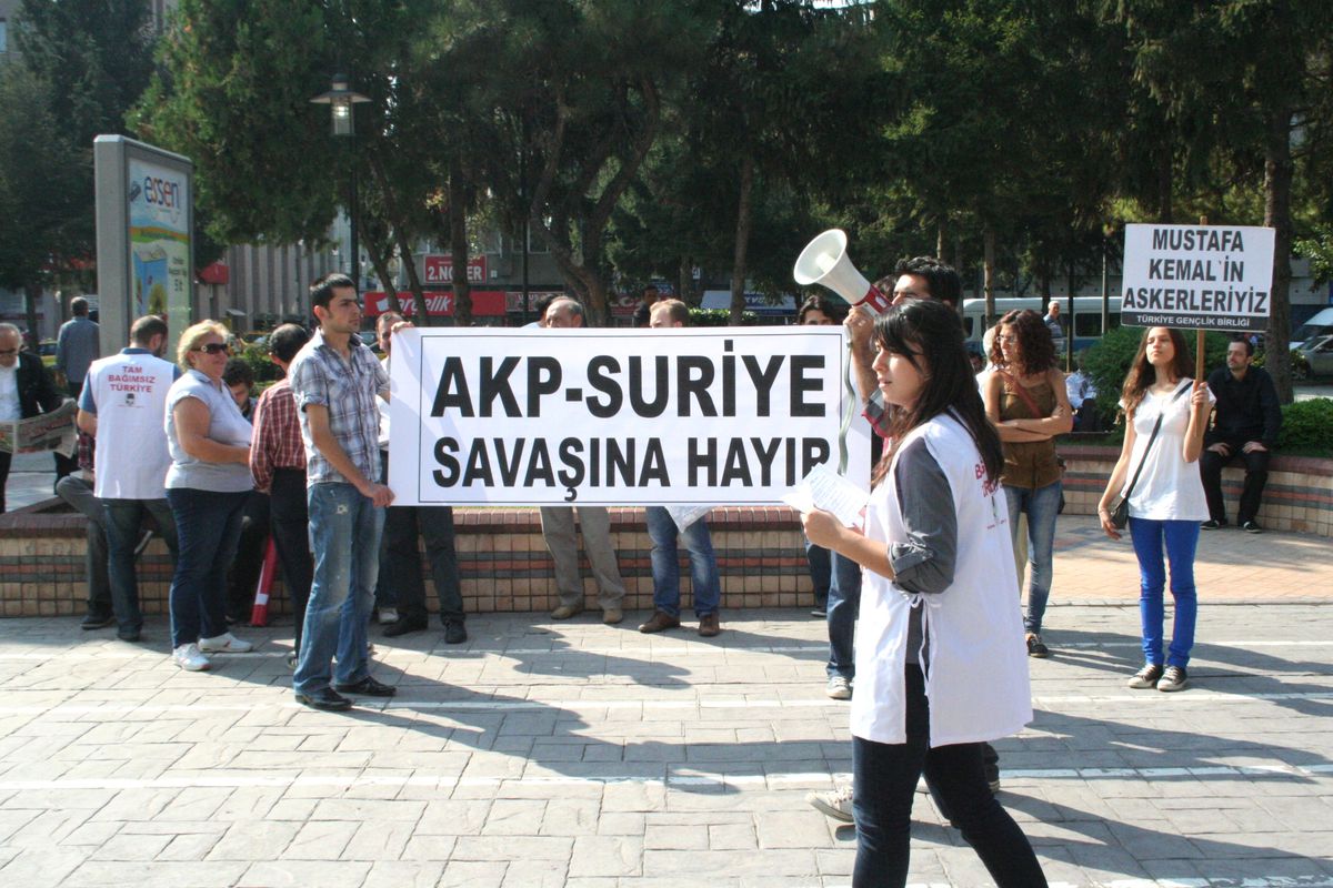 Tgb Üyeleri\'nden Savaşa Hayır Protestosu