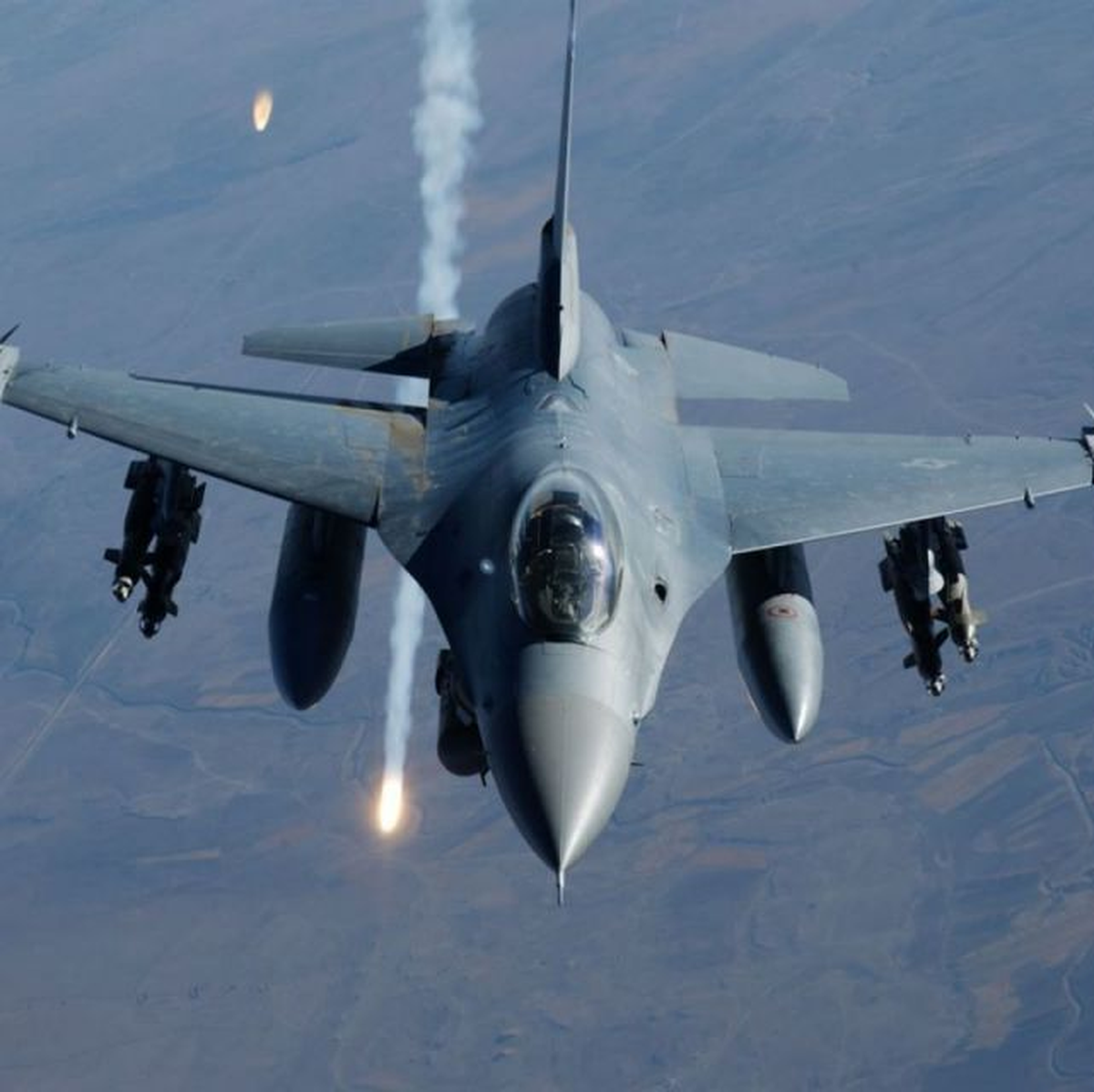 Türk Savaş Uçakları Kandil\'i Bombaladı