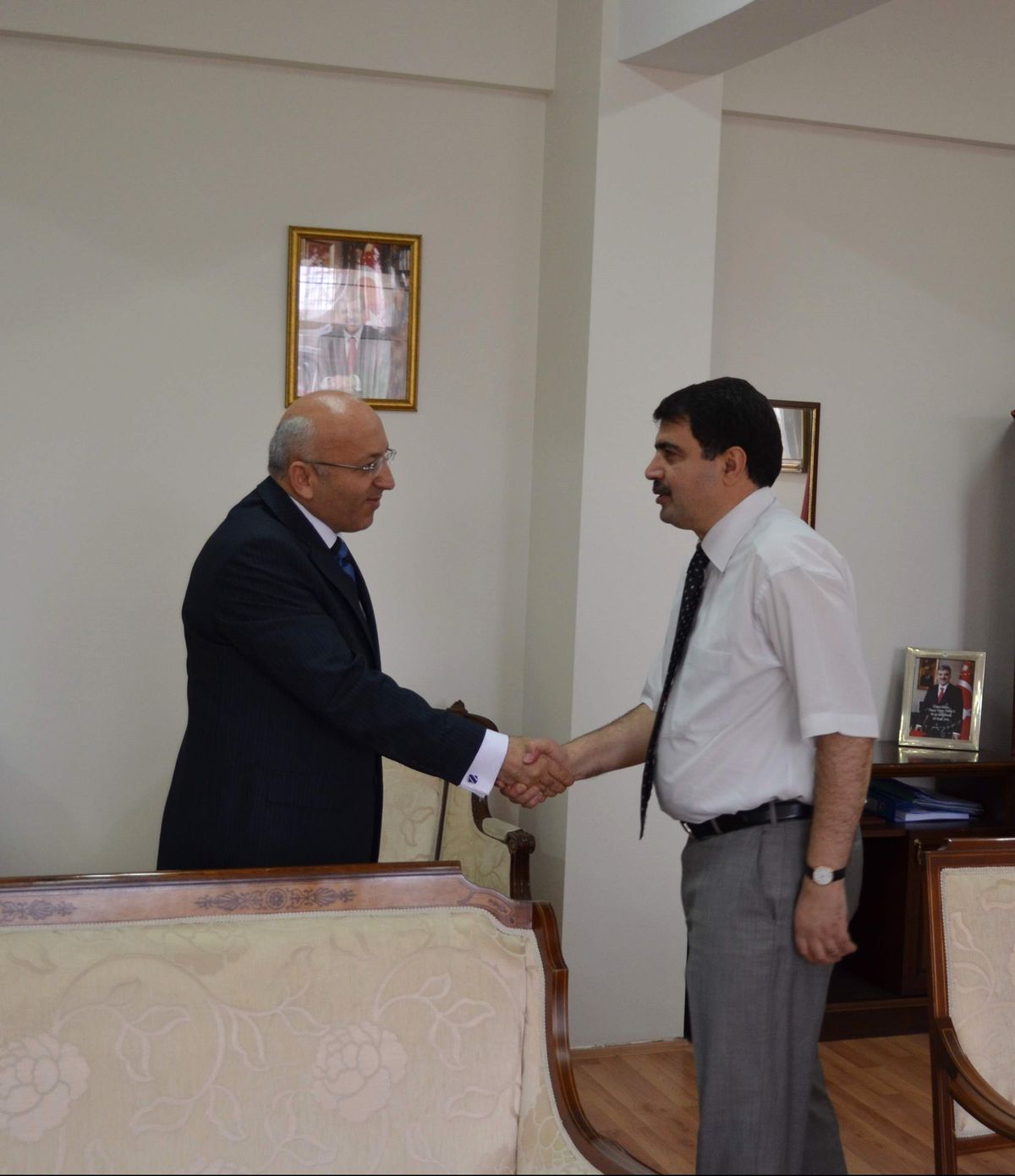 Vali Vasip Şahin, PTT Müdürlerini Kabul Etti