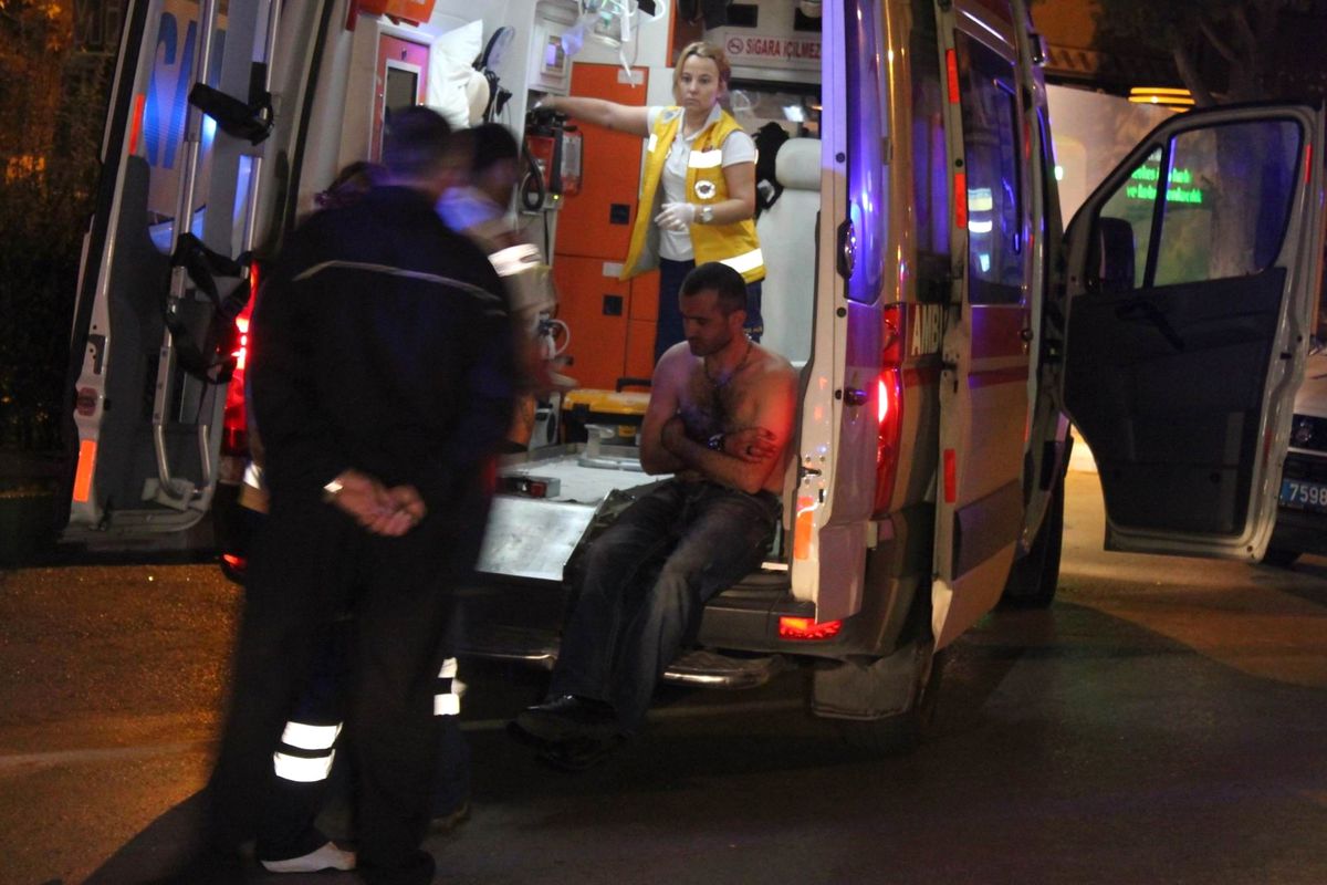 Yolcu Otobüsü Devrildi: 2 Ölü, 31 Yaralı