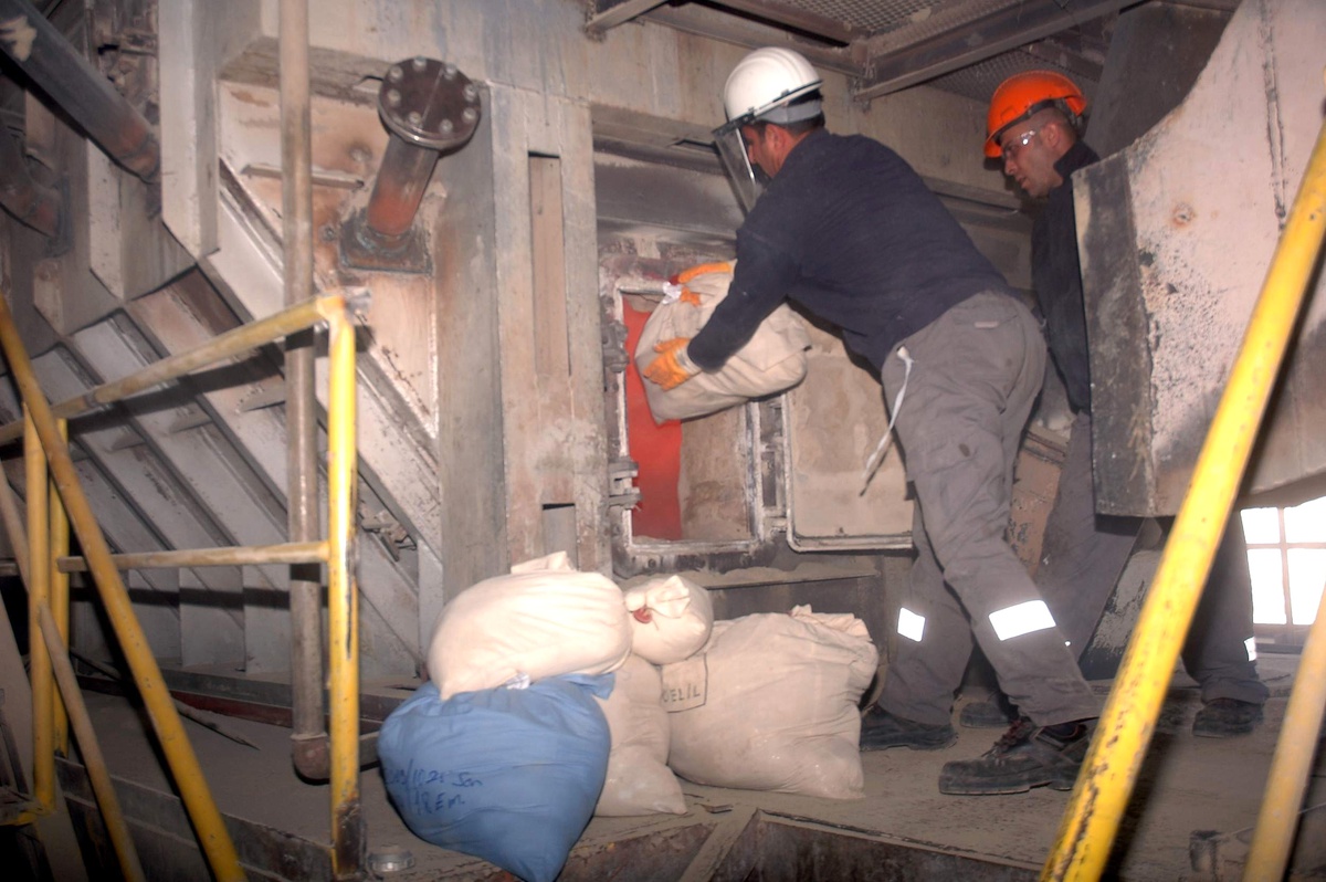 2,5 Ton Uyuşturucu Fırında Yakılarak İmha Edildi