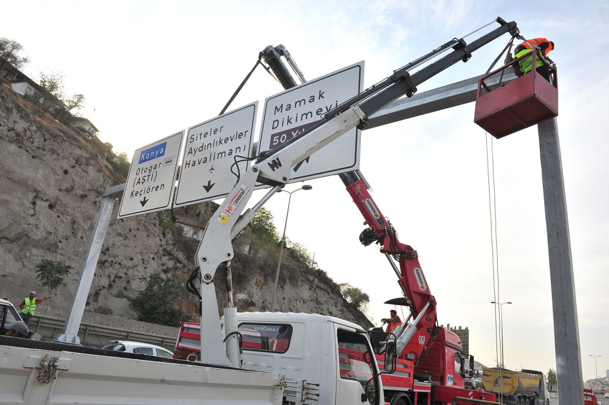 Başkent\'e Yeni Yol Göstericisi Levhalar