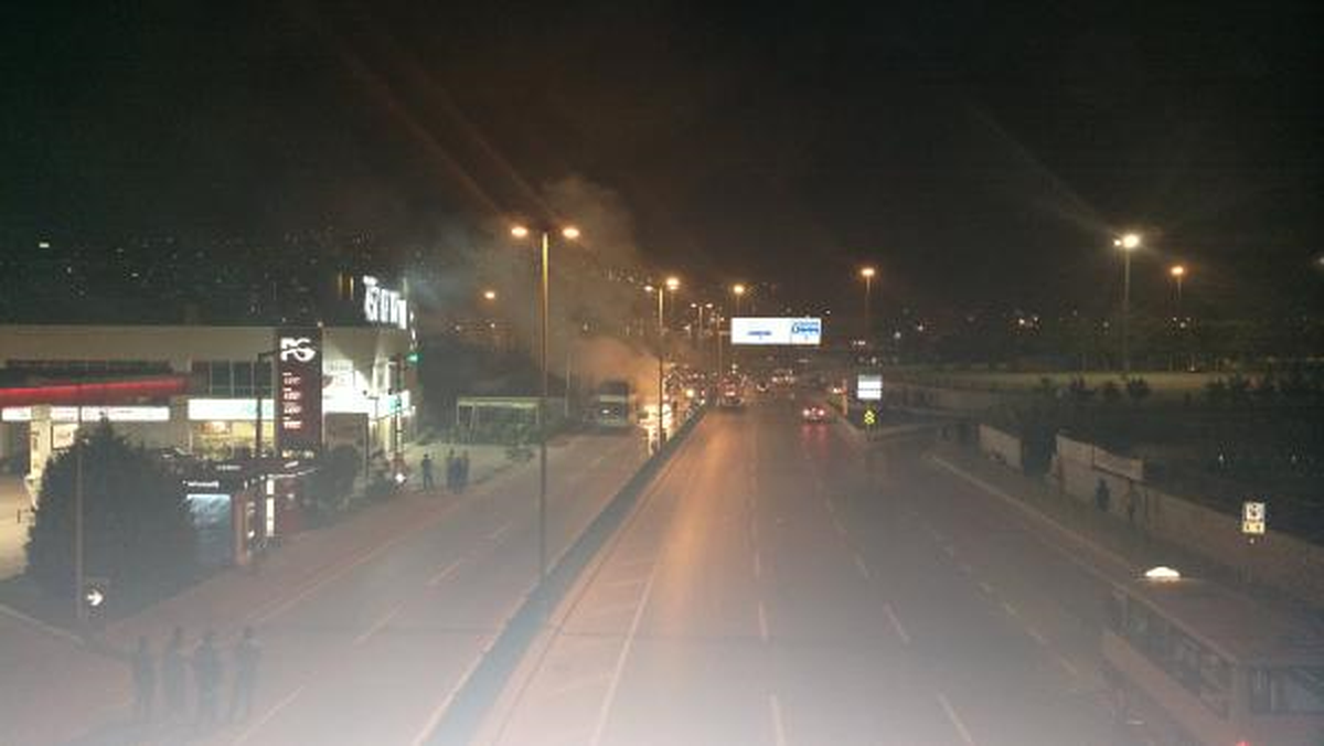 Kartal\'da Korkutan Otobüs Yangını