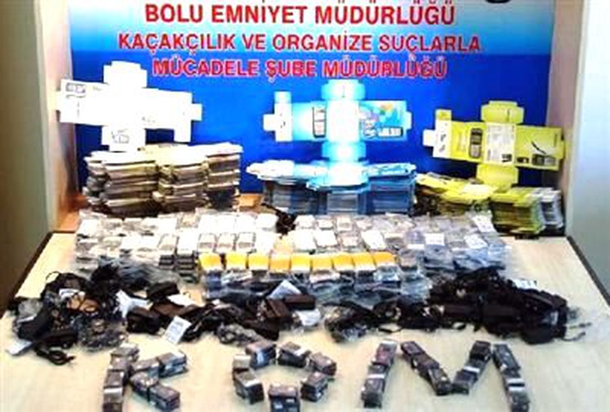 Bolu\'da Kaçak Cep Telefonu Operasyonu