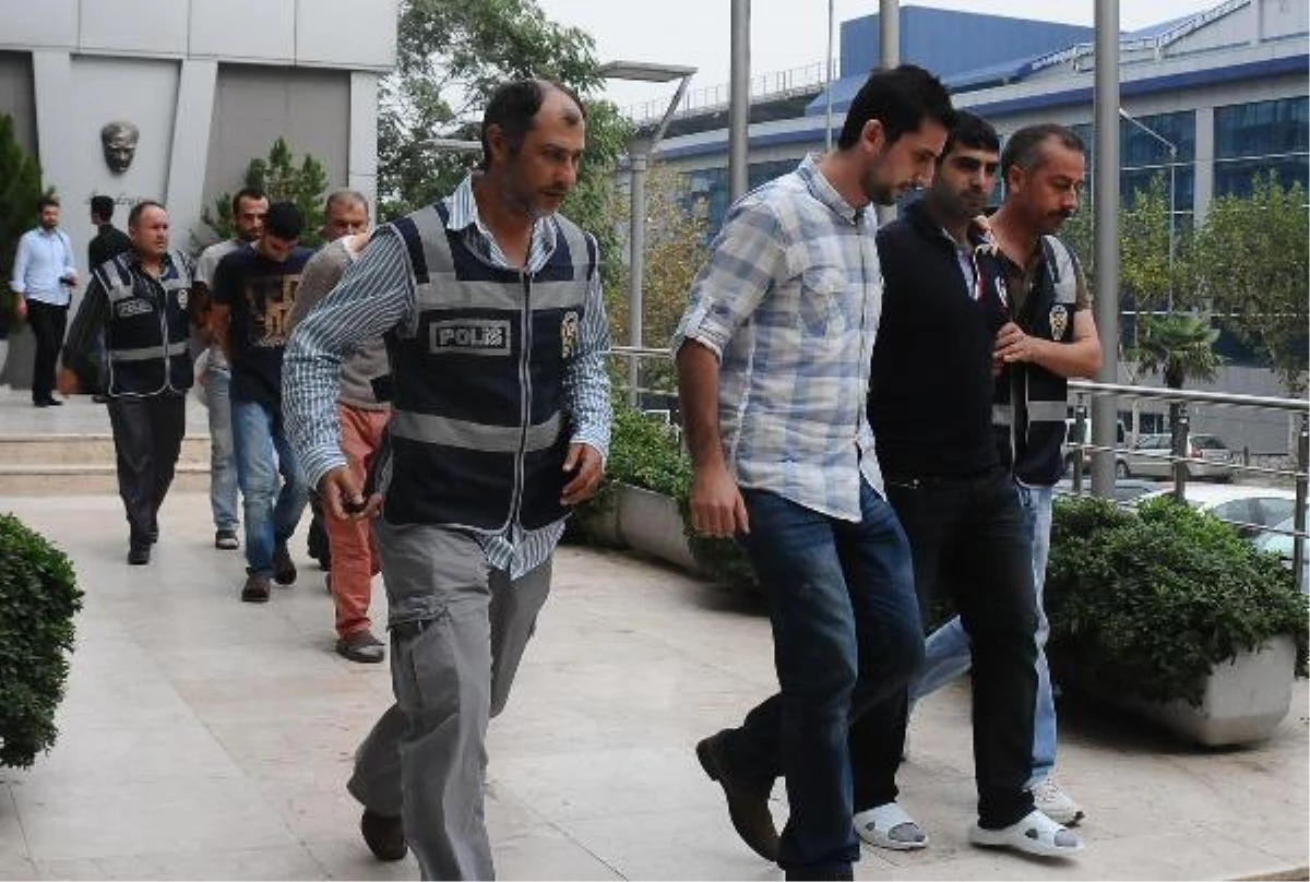 Bursa\'da Bir Haftada 9 Ev Soyan 4 Şüpheli Yakalandı