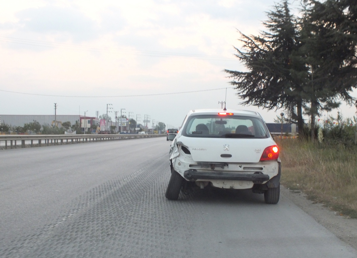 Çekici Çağırmak Yerine Kazaya Davetiye Çağırdı