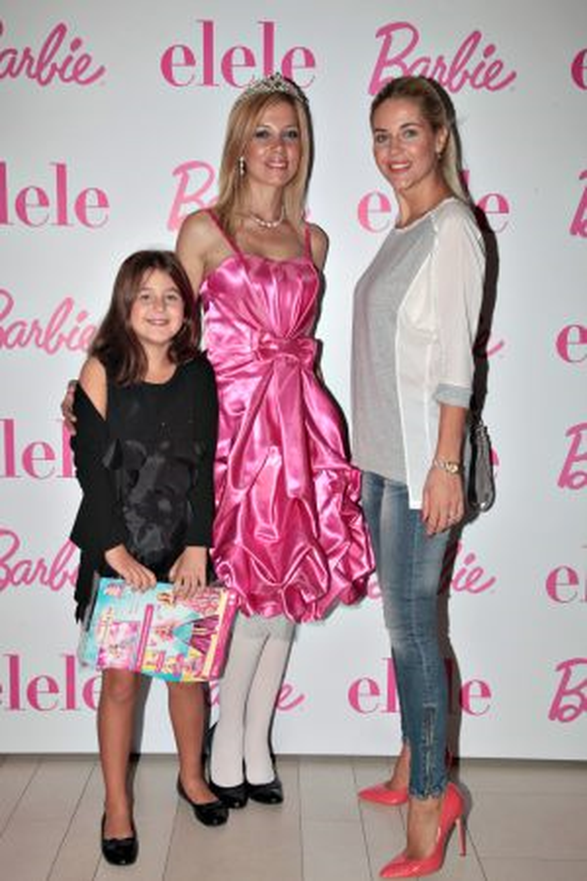 Çocuklar Barbie ile Buluştu