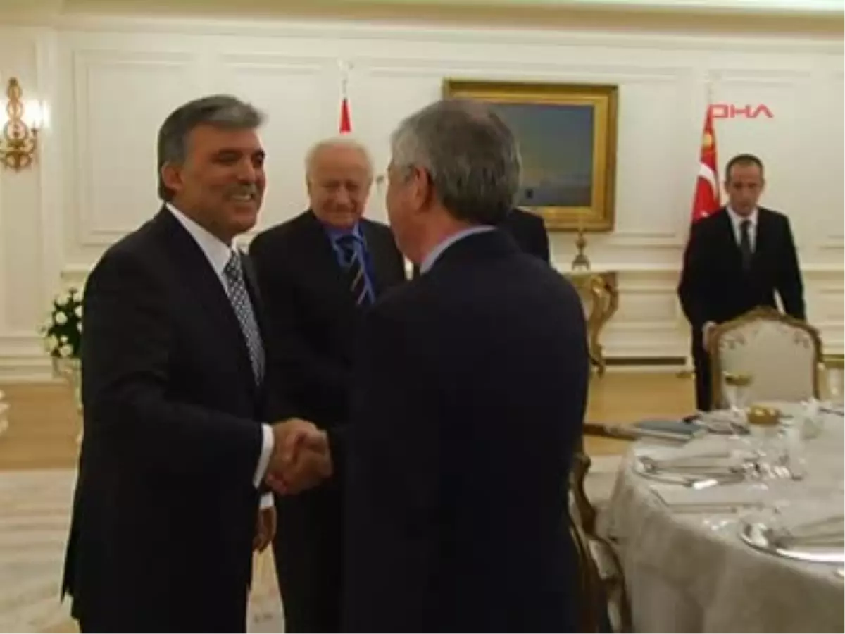 Gül, "Çankaya Sofrası"nda Konuklarıyla