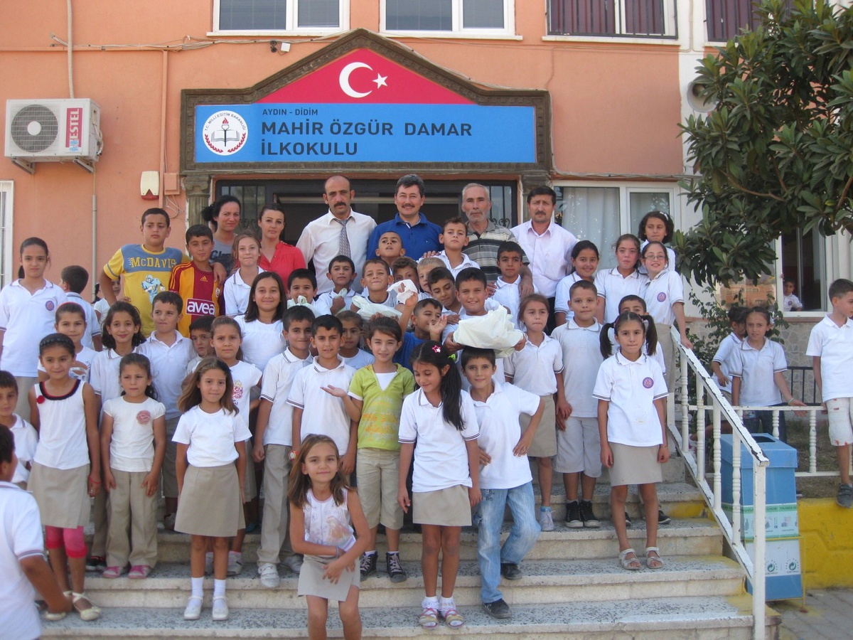 Didim Ticaret Odası\'ndan Kırtasiye Yardımı