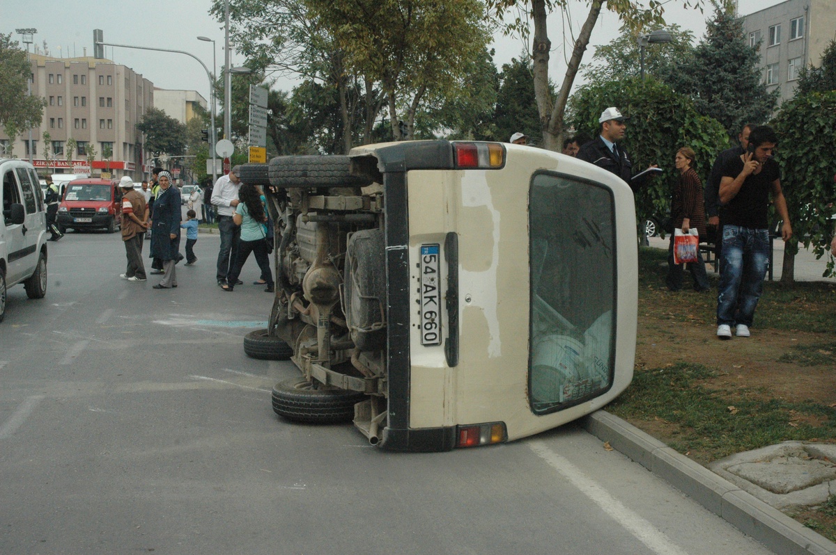 Hastanedeki Kızına Yetişmek İsterken Takla Attı