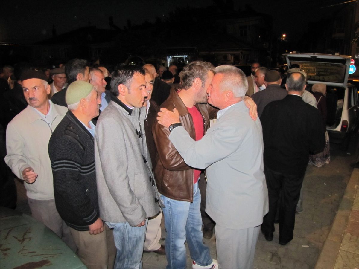 Hisarcık\'ta İlk Hac Kafilesi Kutsal Topraklara Dualarla Uğurlandı
