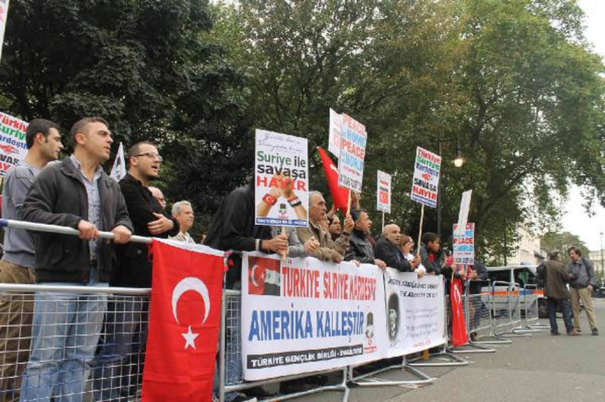 \'Suriye ile Savaşa Hayır\' Protestosu