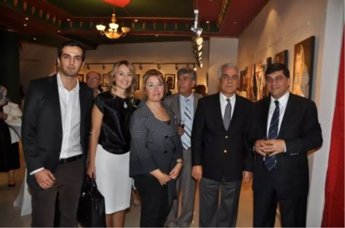 Işığın Gölge ile Dansı Resim Sergisi