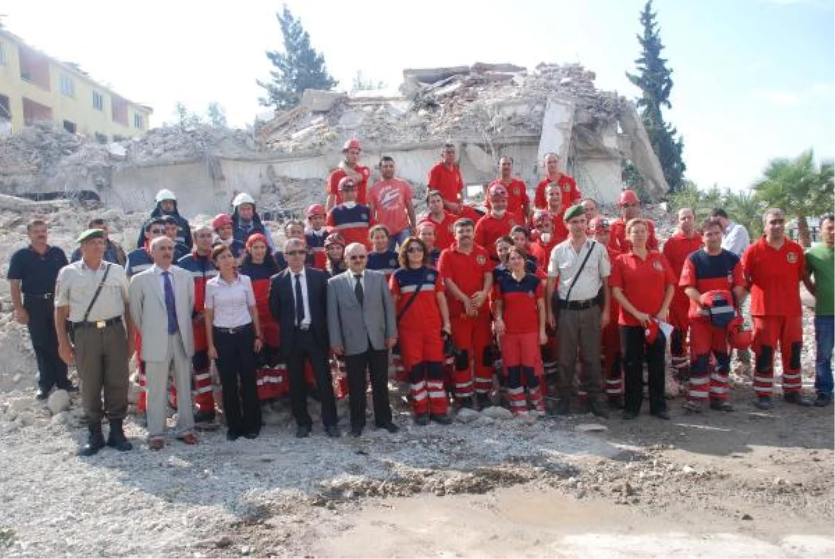 Yıkılan Bina Enkazında Arama Kurtarma Tatbikatı