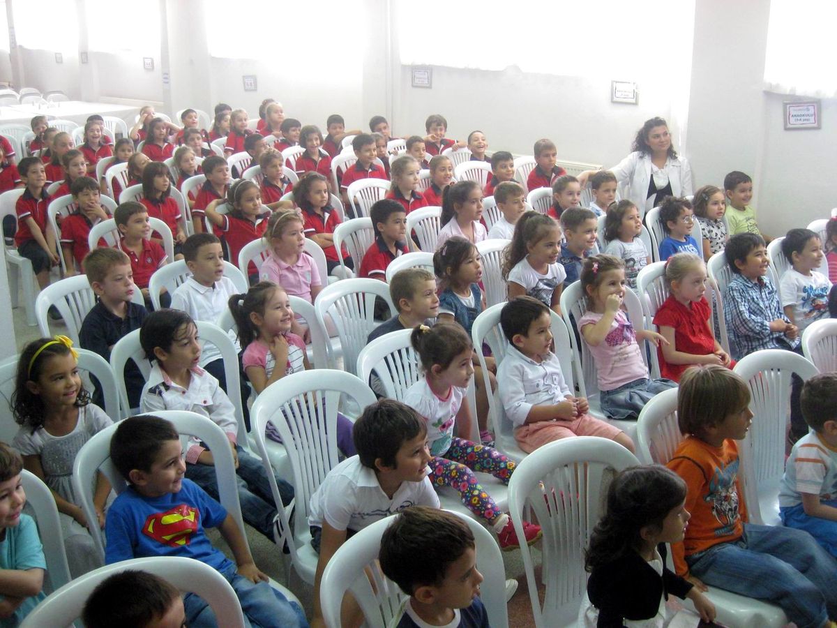 Minik Öğrencilere Tiyatro Eşliğinde Temizlik Bilinci Aşılandı