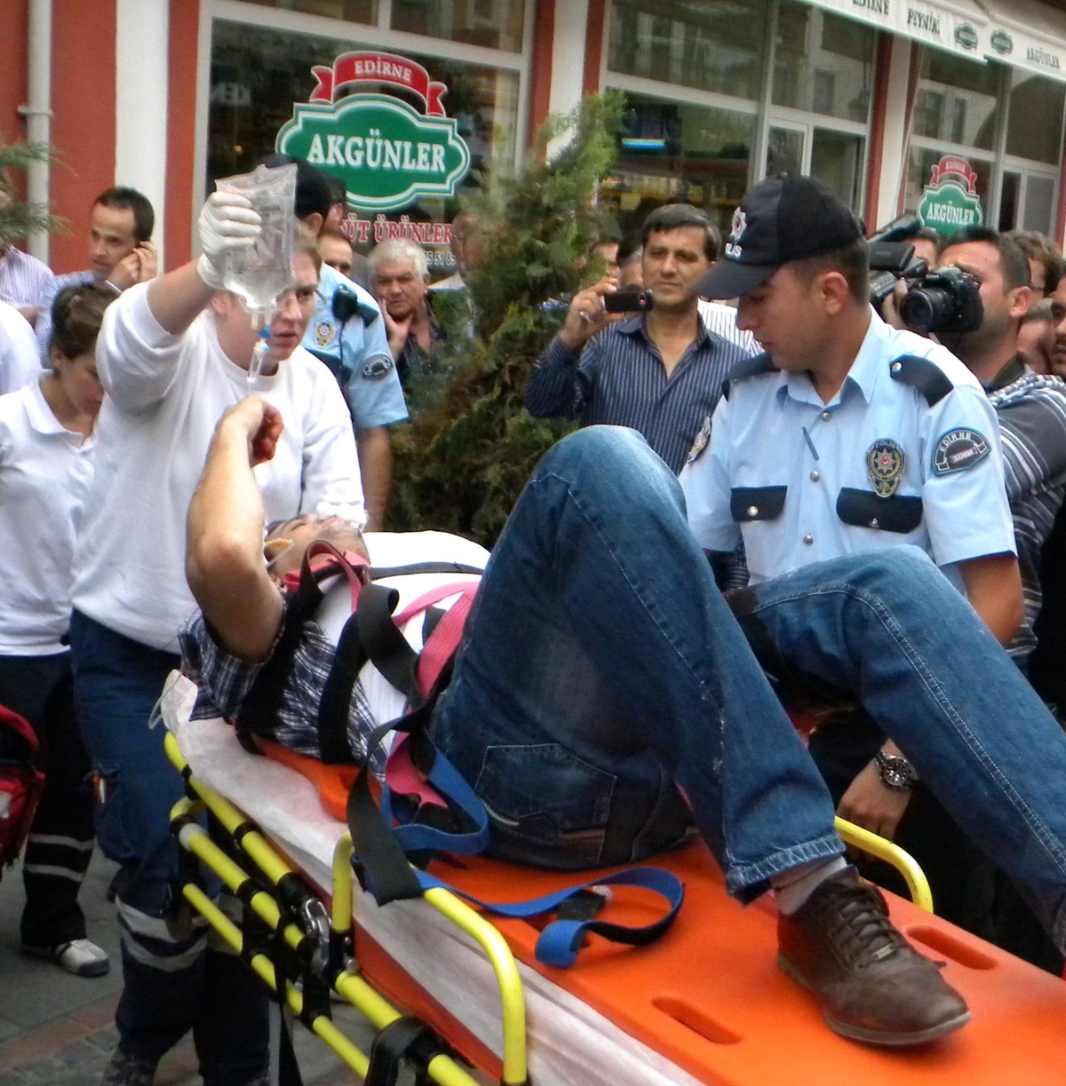 Motosikletlileri Uyaran Şahıs Bıçaklandı