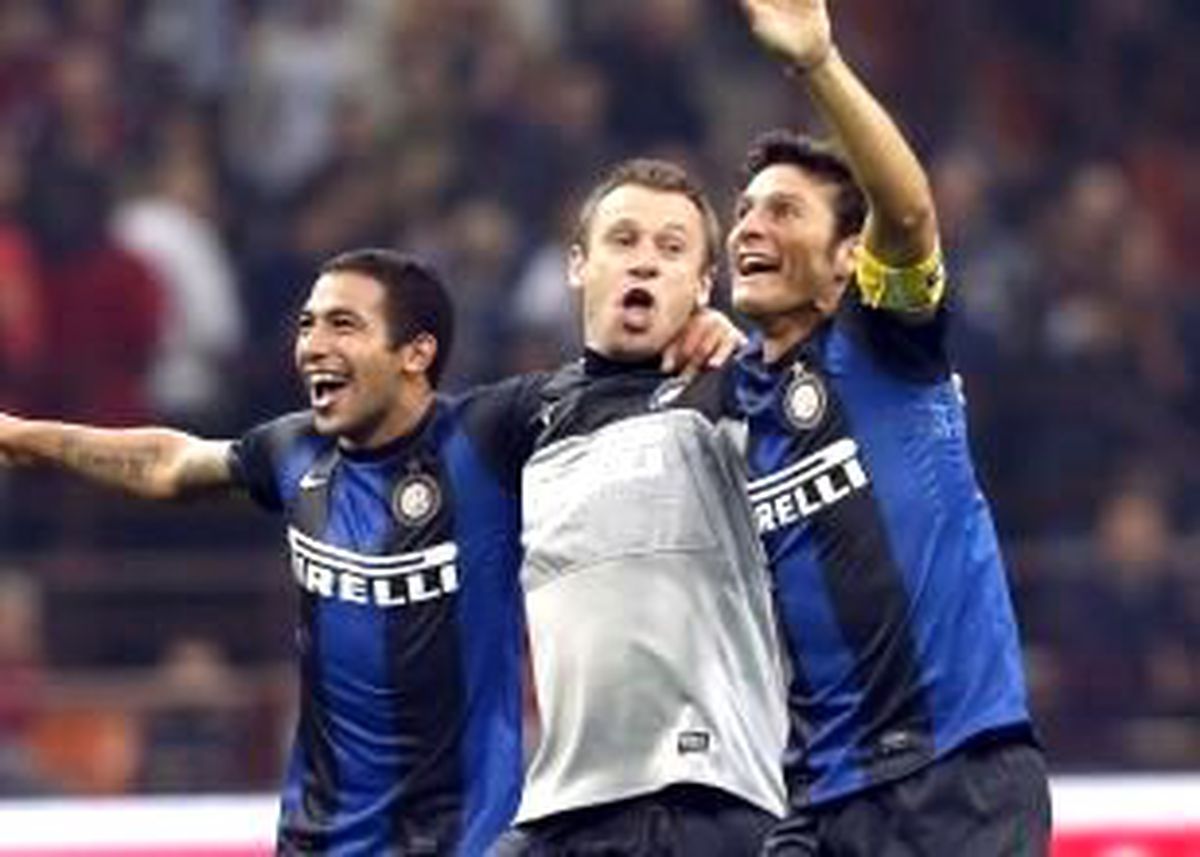 San Siro Mavi-siyah!