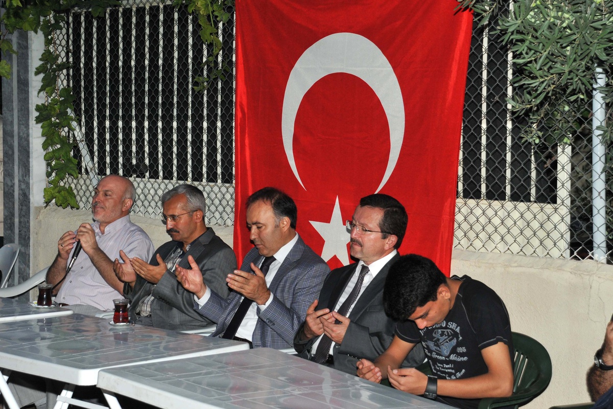 Vali Altıparmak\'tan Taziye Ziyareti