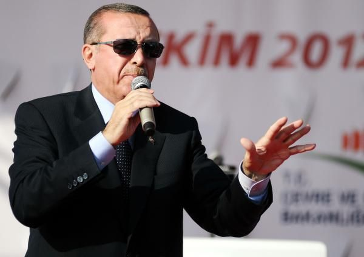 AK Parti Genel Başkanı ve Başbakan Recep Tayyip Erdoğan, Suriye\'den Türkiye\'ye Gelenlere Sahip...