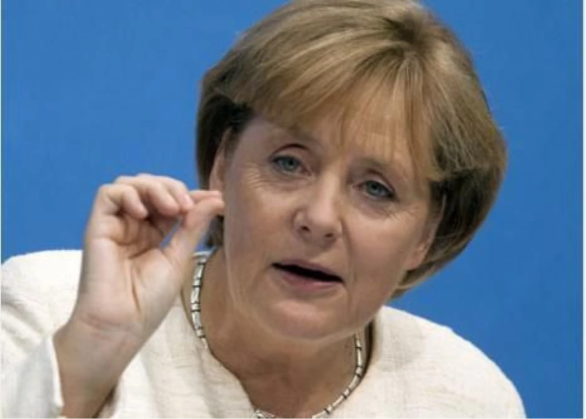 Almanya Başbakanı Merkel Atina\'ya Geldi