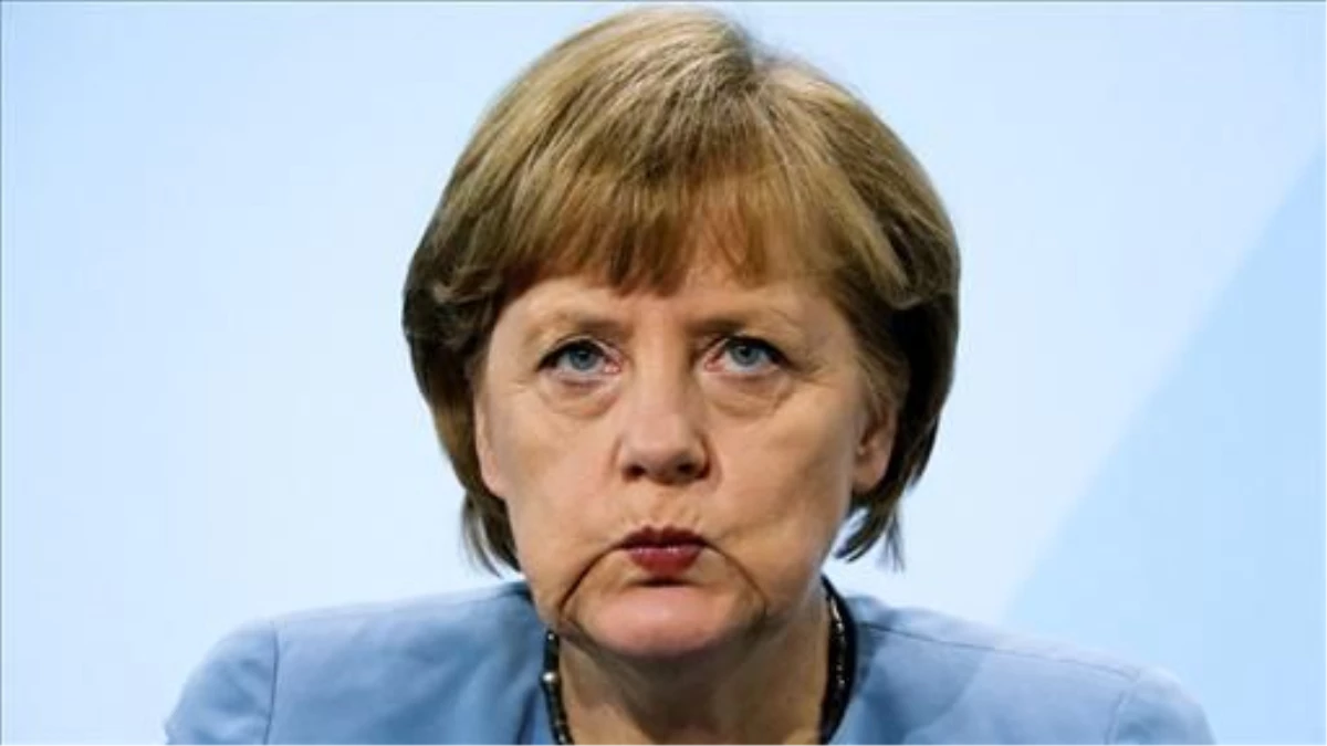 Almanya Başbakanı Merkel Atina\'ya Gitti