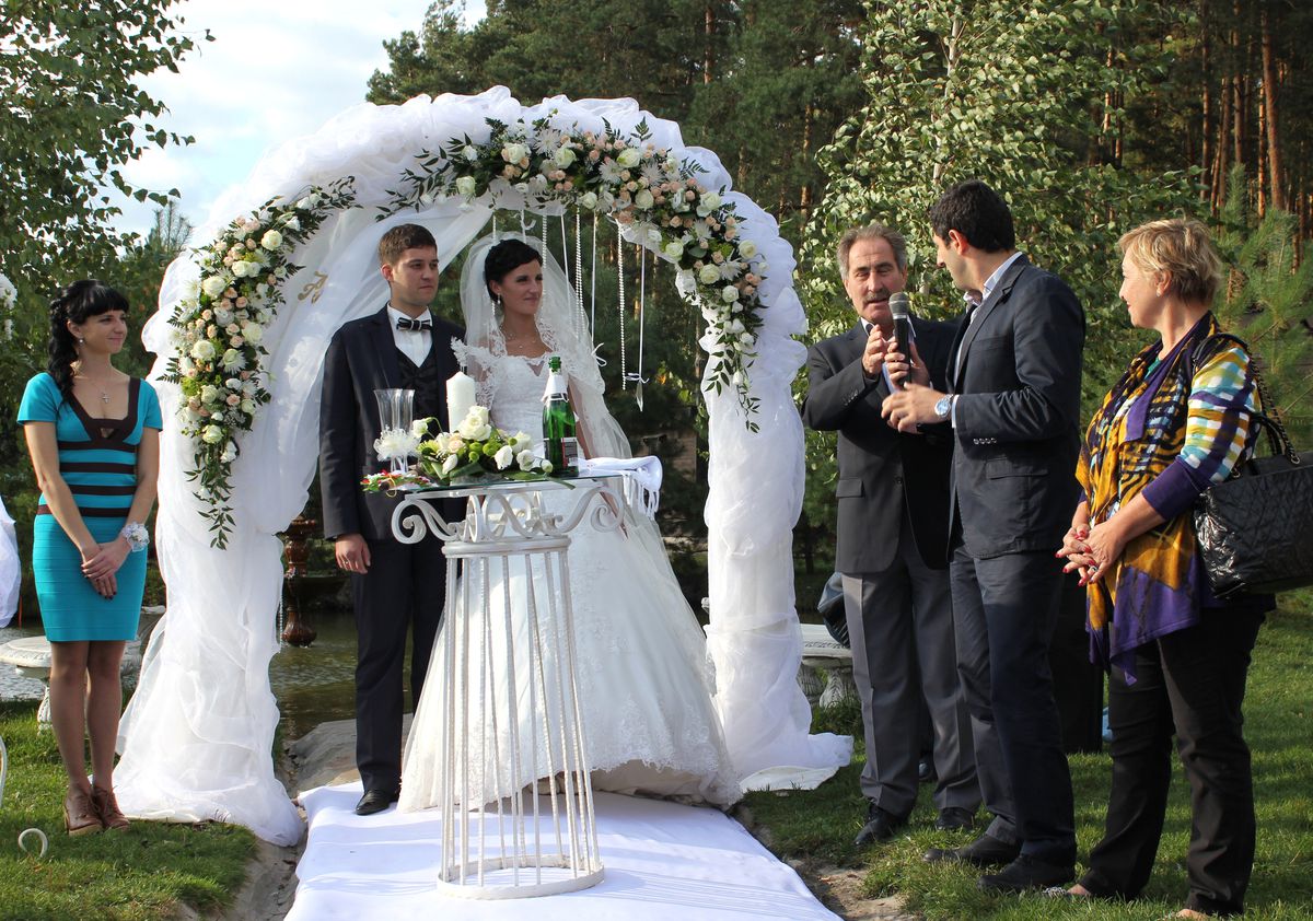 Bakan Günay\'dan Ukraynalı Çifte Bir Haftalık Tatil Hediyesi