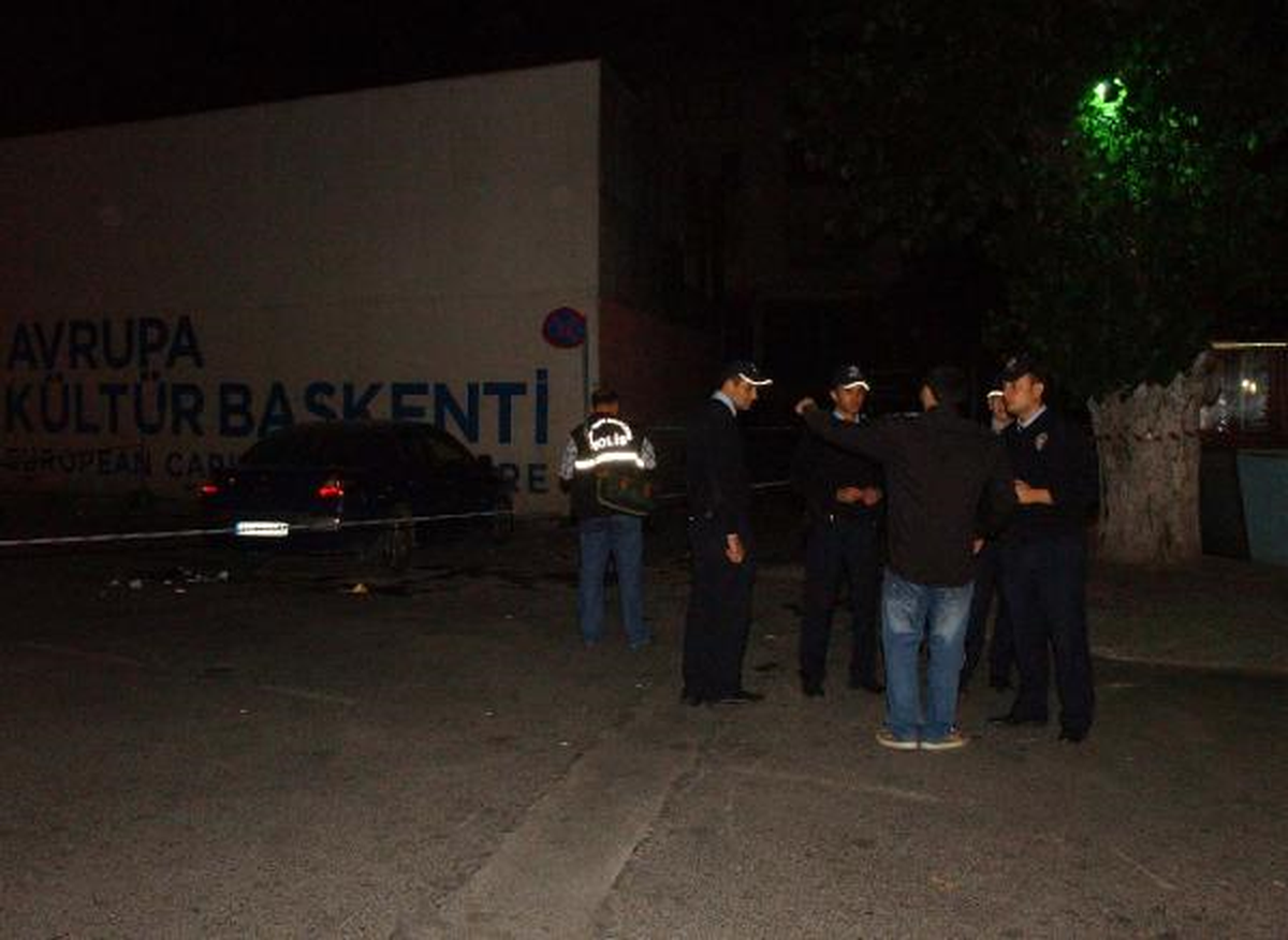 Beyoğlu\'nda Silahlı Kavga: 2 Yaralı