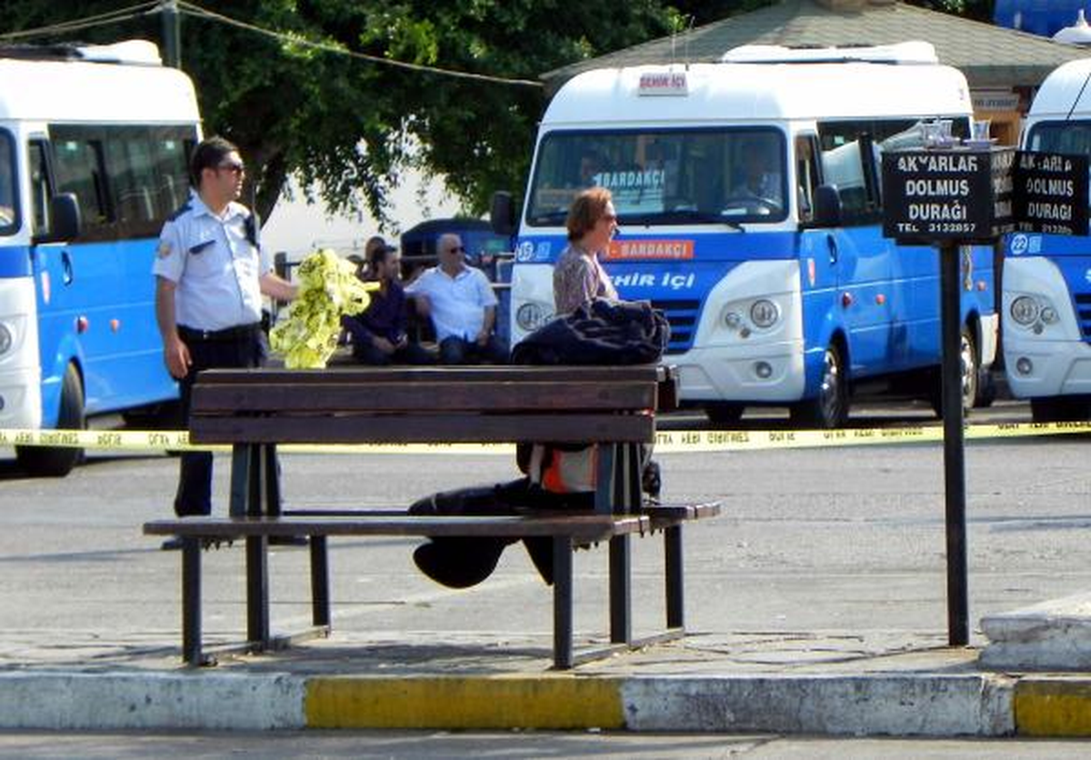 Bodrum\'da Sahipsiz Çantadan Kıyafet Çıktı