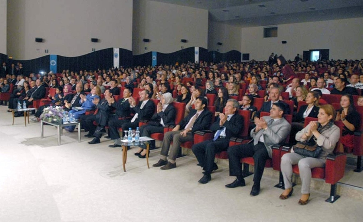 \'Çin Jiangsu Kadınlar Geleneksel Orkestrası\' AKÜ\'de