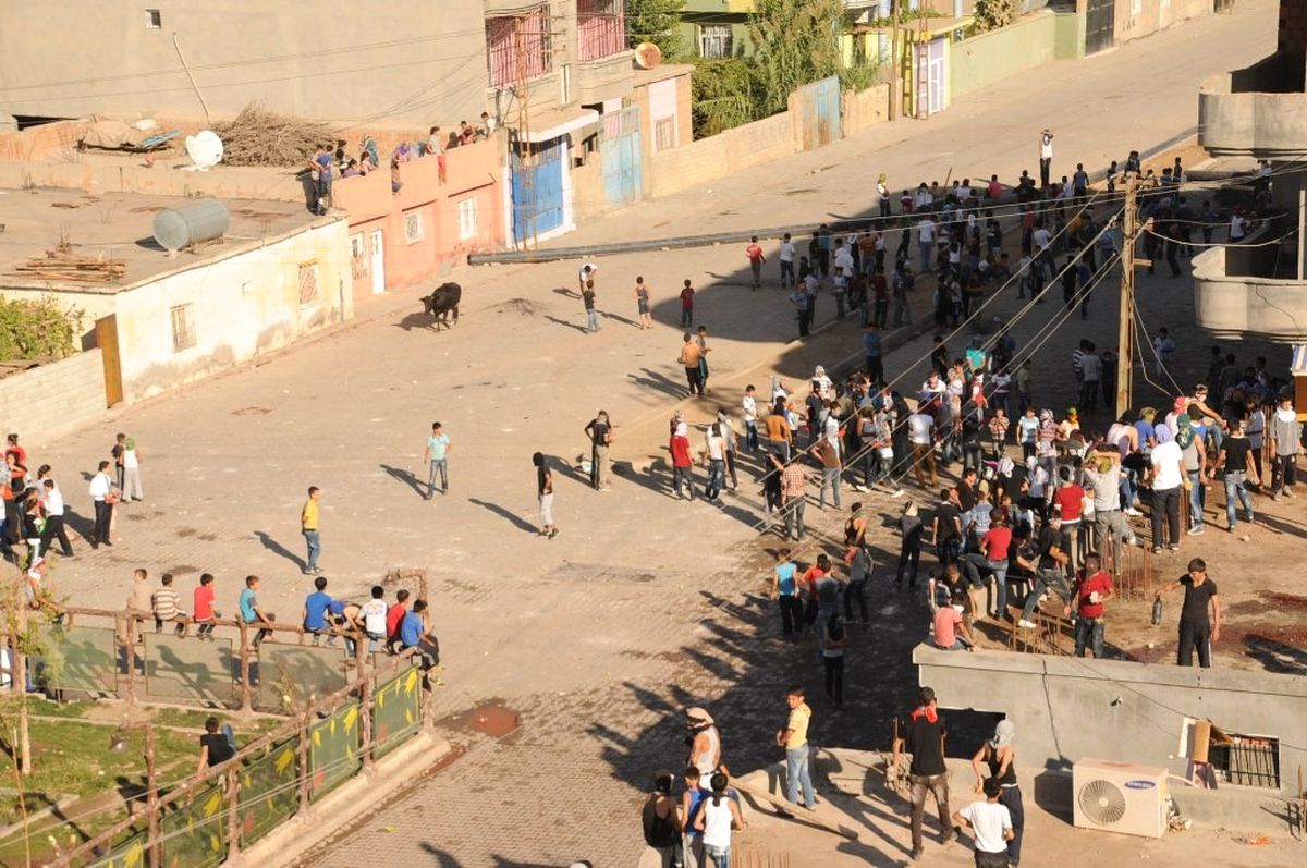Cizre\'de İzinsiz Gösteriye Polis Müdahale Etti