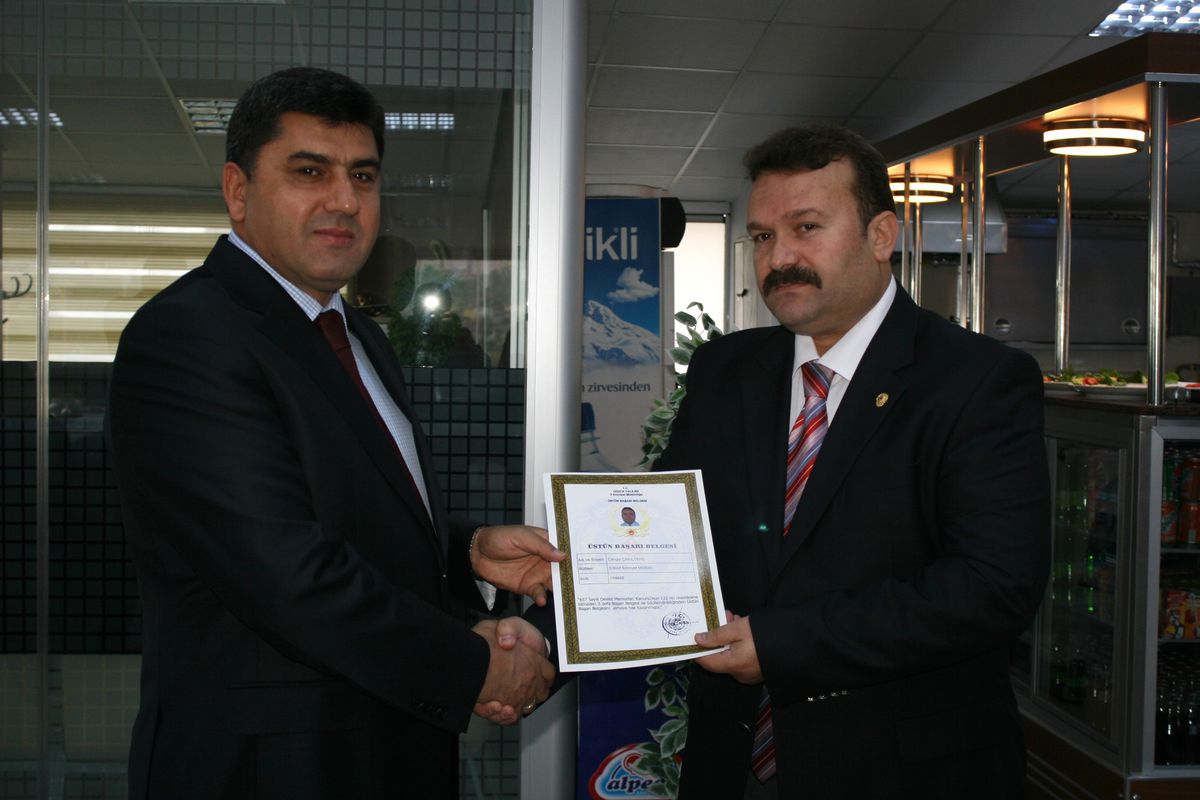 Düzce Kom Şube Personeline Başarı Belgesi
