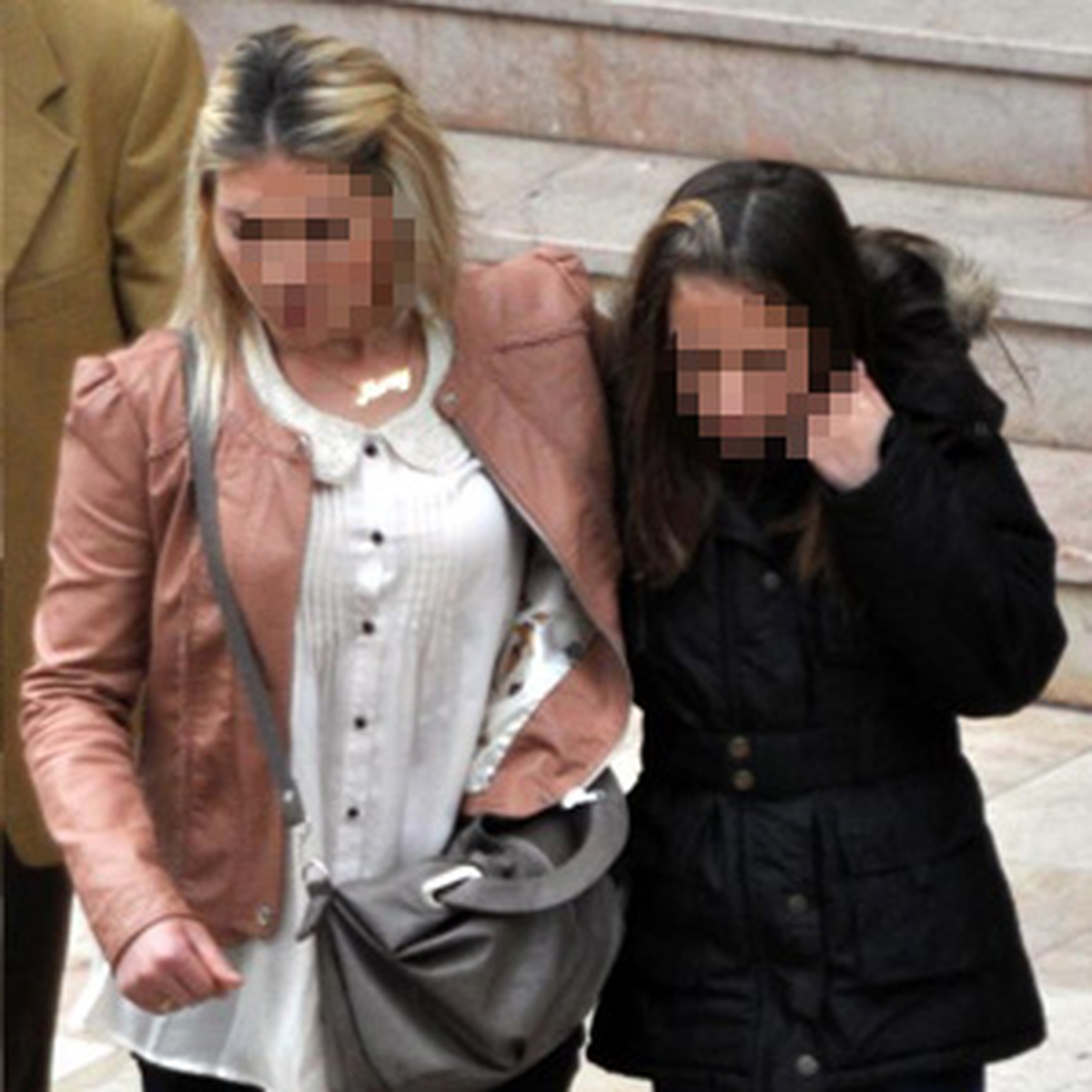 Eski Karısının Yüzünü Falçatayla Kesti