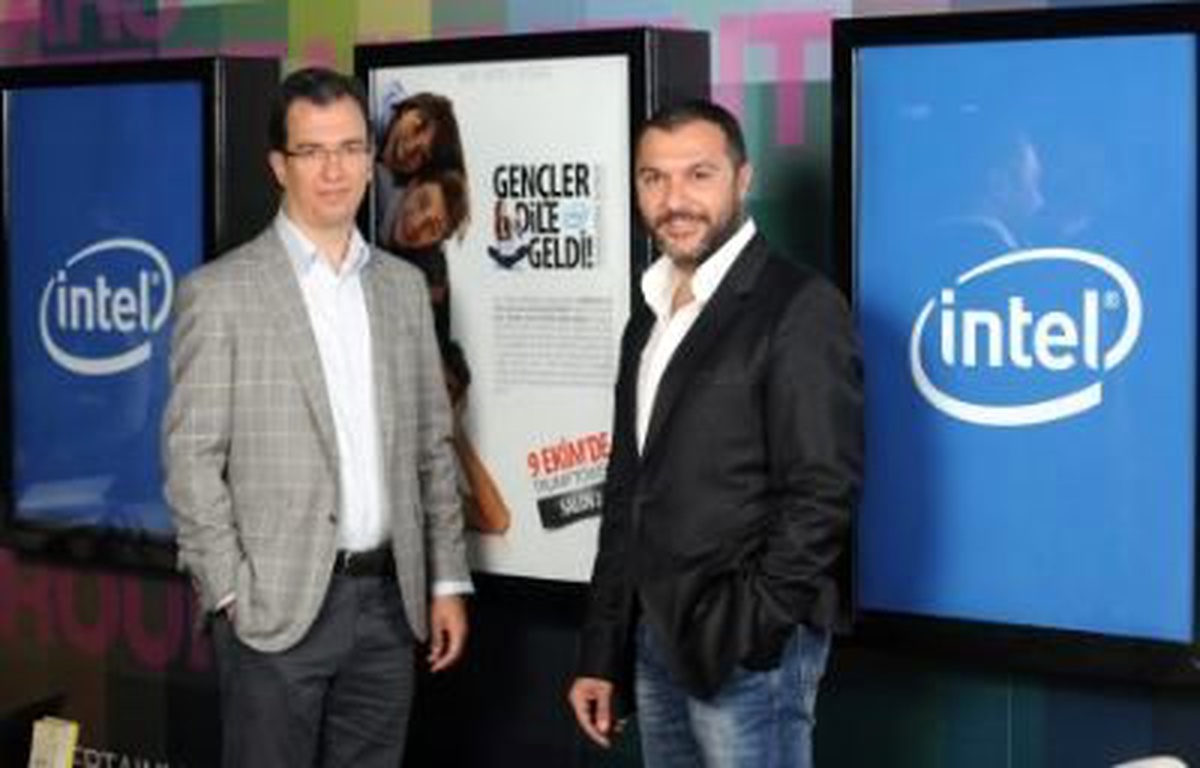 Gençler Yataktan Kalkmadan Internete Giriyor