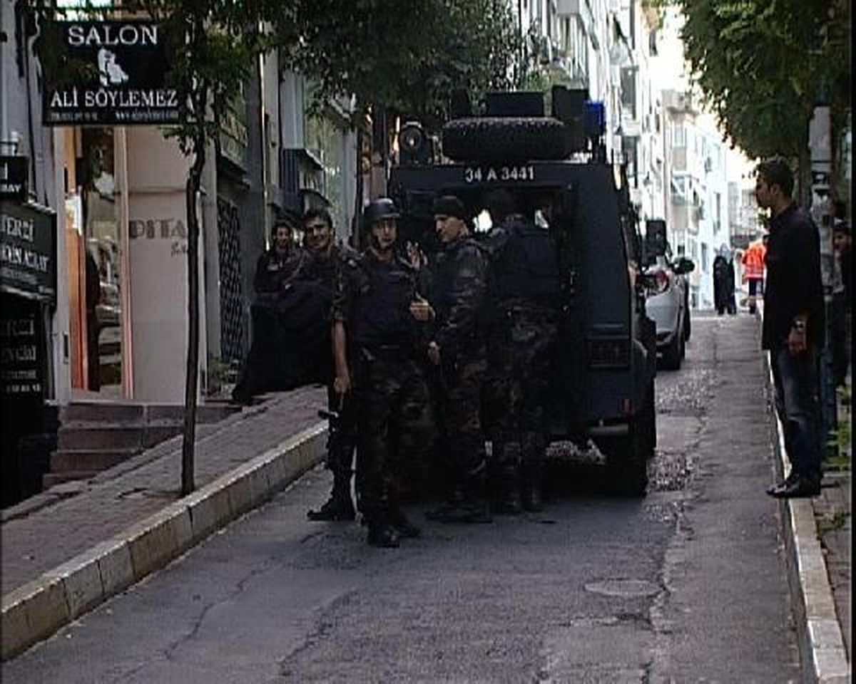 İstanbul\'da Ünlülere Baskın