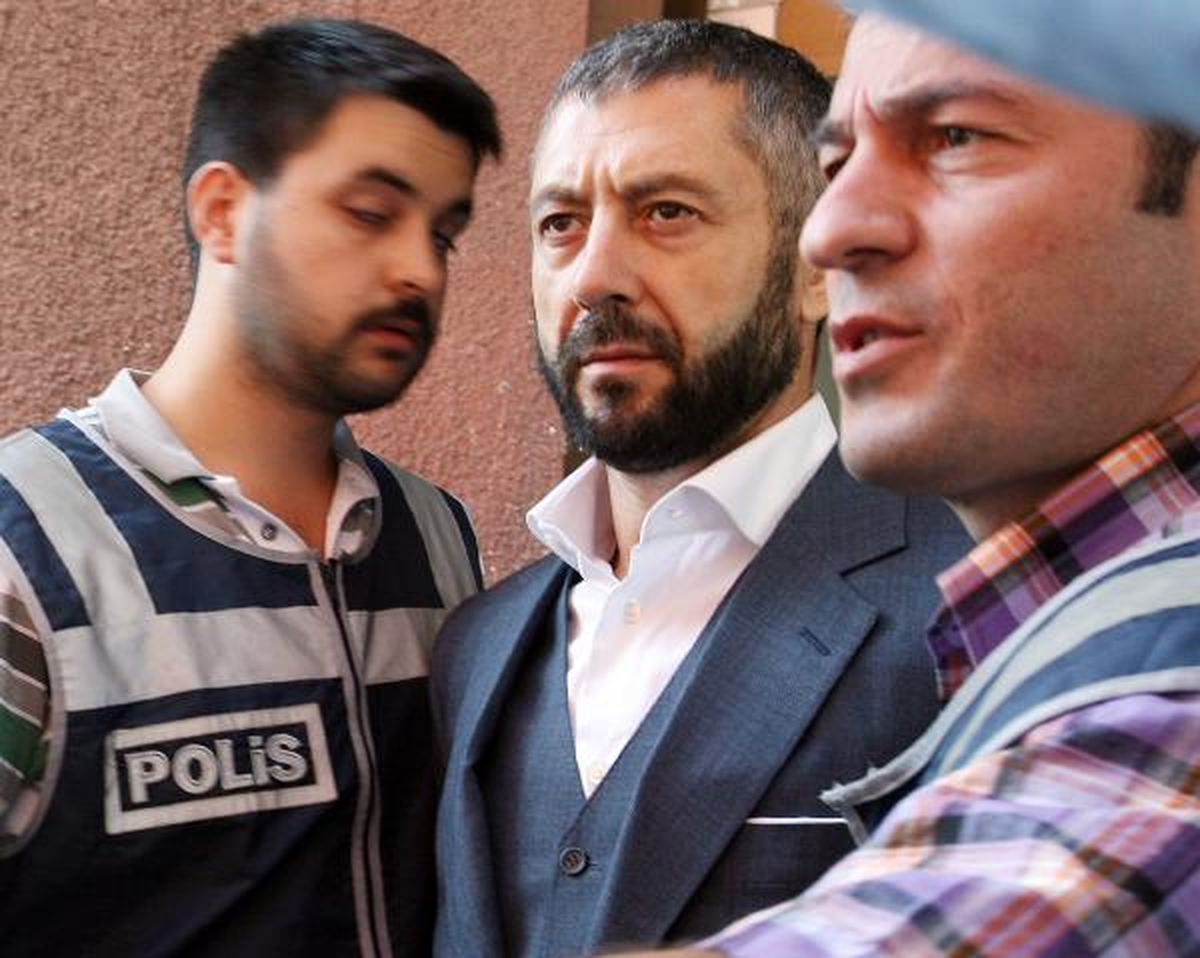 İstanbul\'da Şafak Operasyonu: Sedat Şahin Sağlık Kontrolünden Geçirildi