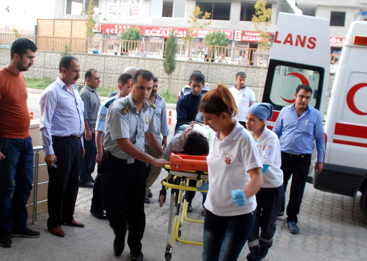 Kahta\'da Trafik Kazası: 2 Yaralı