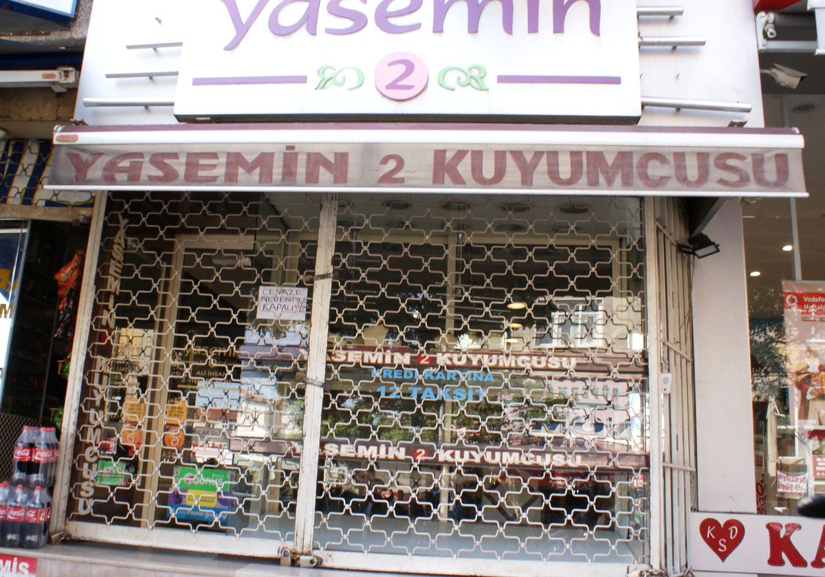 Kuyumcudan \'Cenaze\' Vurgunu